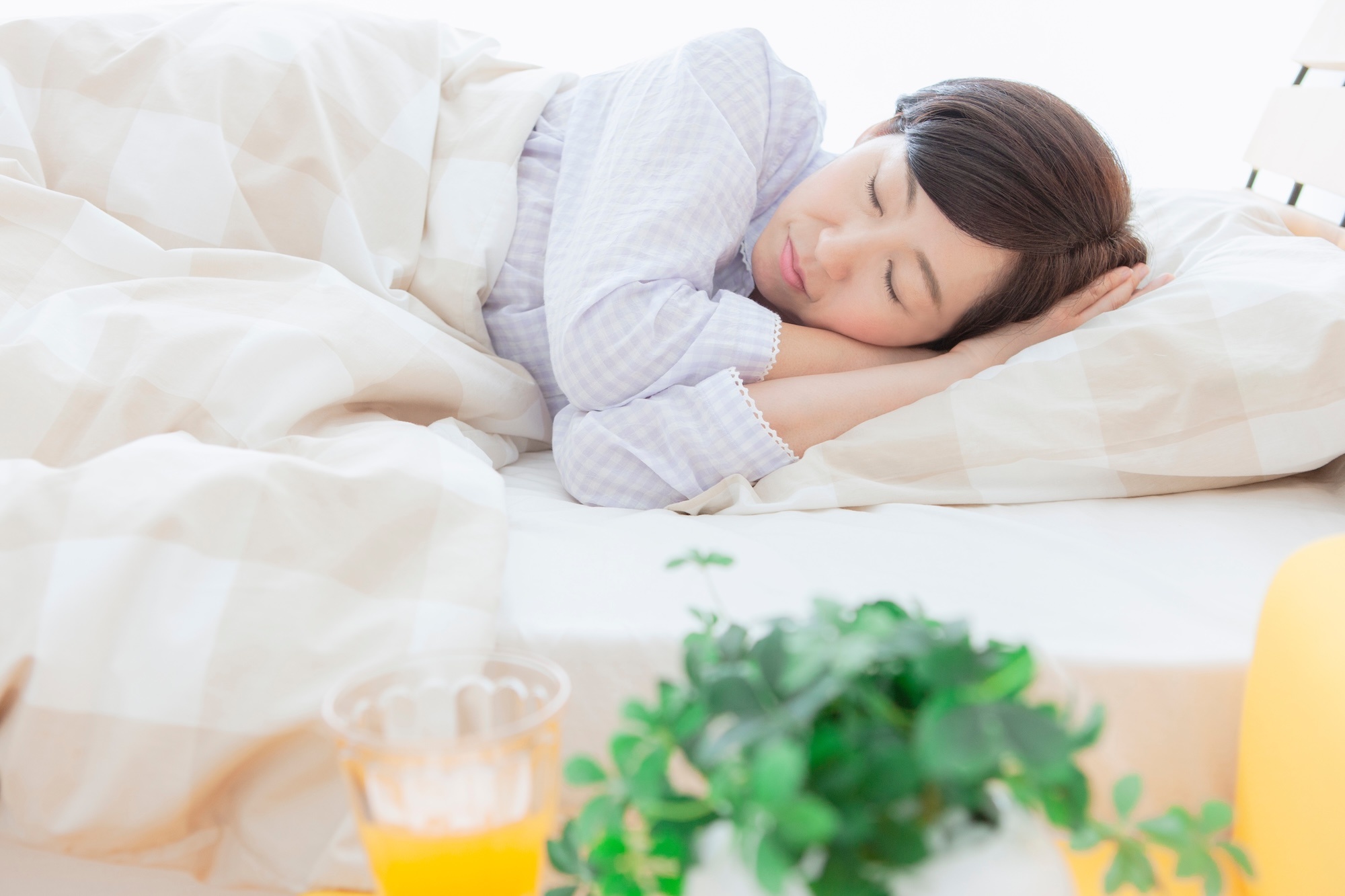 ぐっすり眠る女性