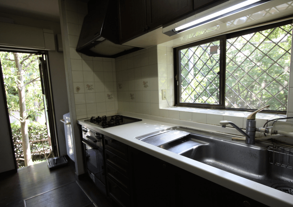 リフォーム前の壁付けキッチン